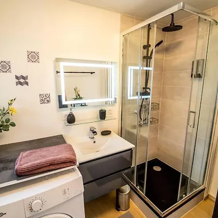 Maison Familiale Terrasse Jacuzzi Parking Gratuit 20personnes 10min D'honfleur 3* Équemauville