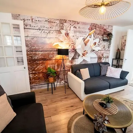 Maison Familiale Terrasse Jacuzzi Parking Gratuit 20personnes 10min D'honfleur Szálloda Équemauville
