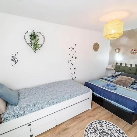 Maison Familiale Terrasse Jacuzzi Parking Gratuit 20personnes 10min D'honfleur 3*