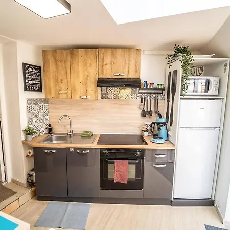 Maison Familiale Terrasse Jacuzzi Parking Gratuit 20personnes 10min D'honfleur Szálloda 3*